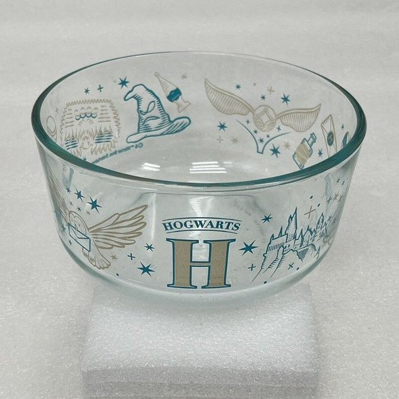 Pyrex Other - Pyrex Harry Potter ™ Decorated Glass Food Storage 4 Cup - Plastic Lid Ho…